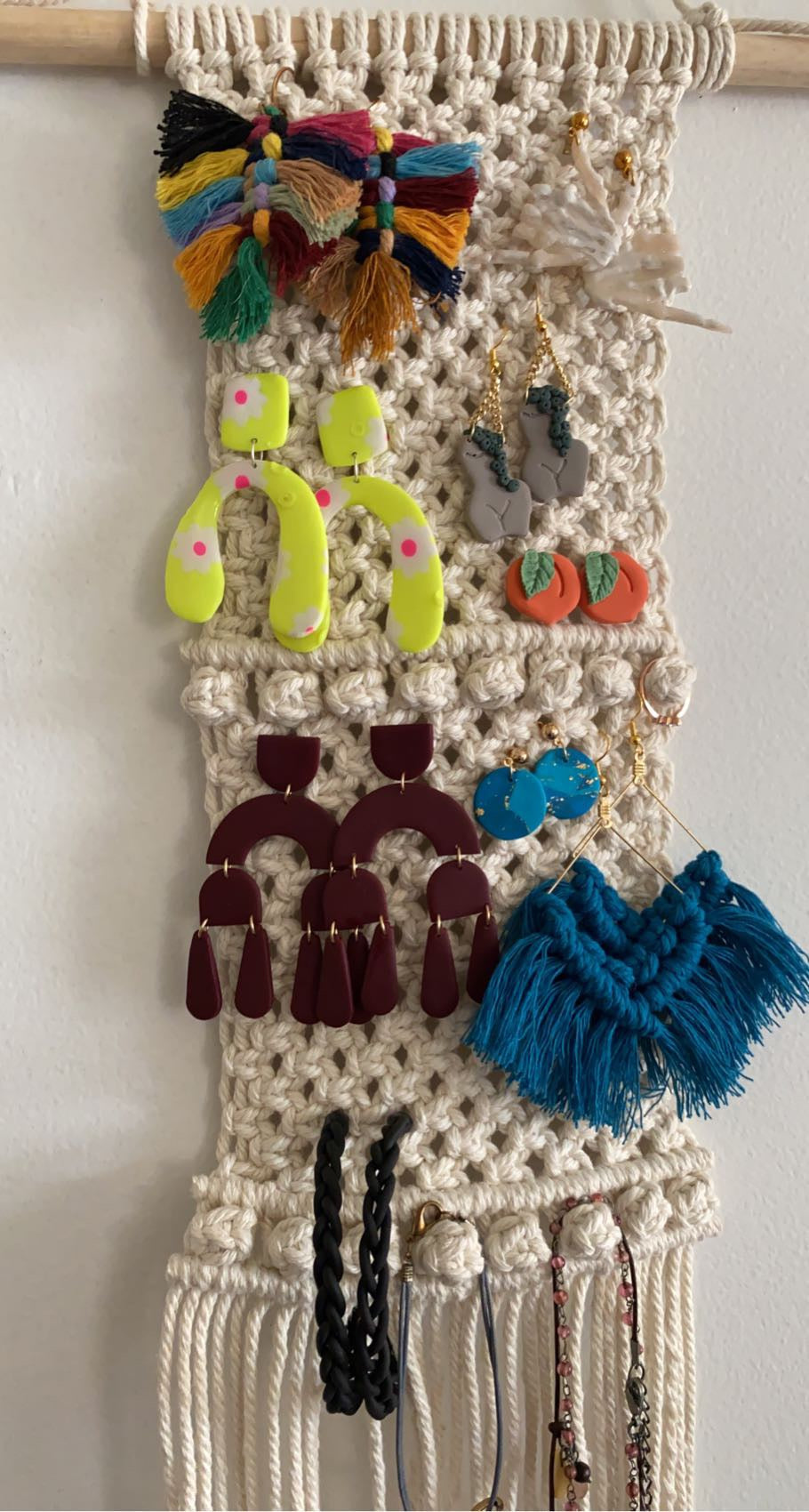 Macrame earring hanger