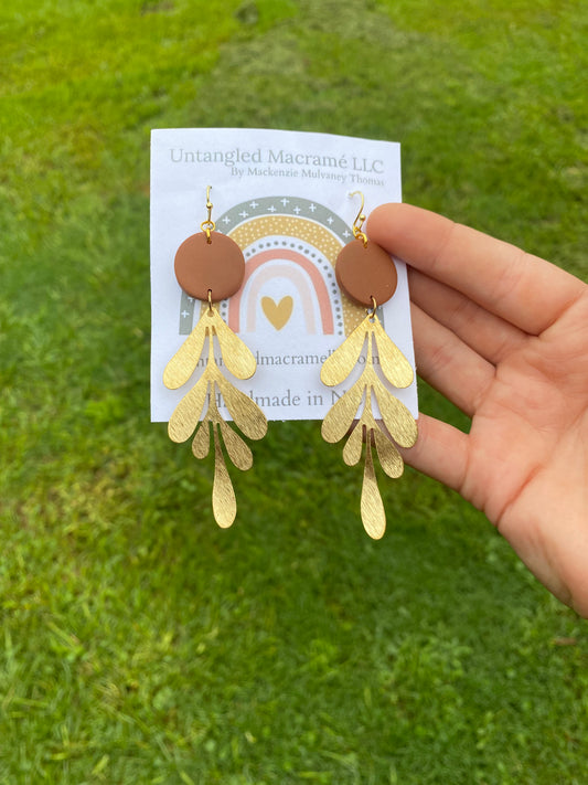 Caramel dangle earrings
