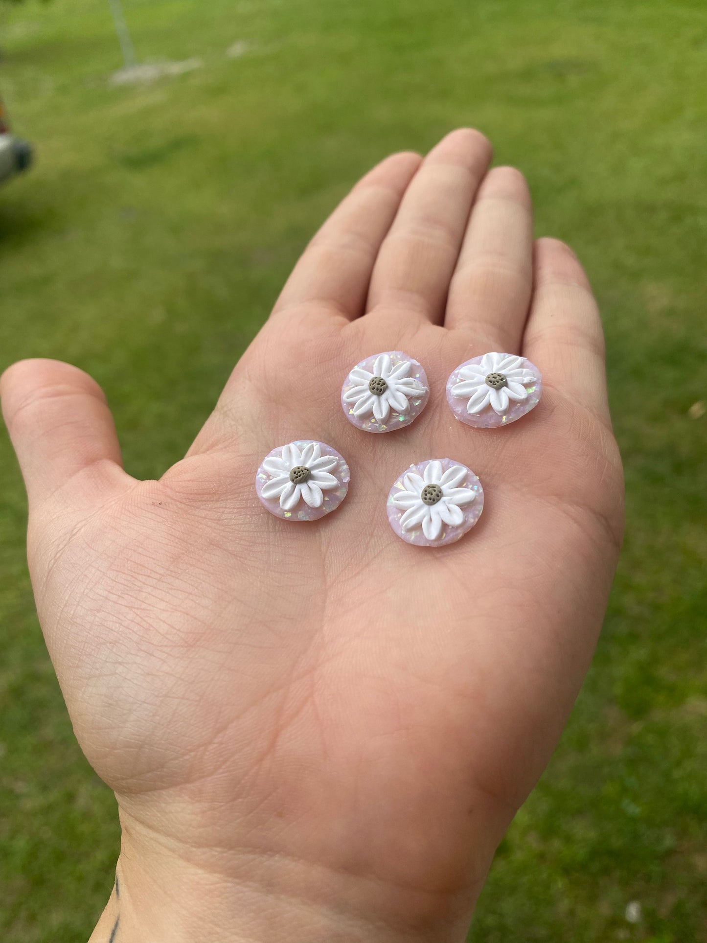 !NEW! Opal daisy studs