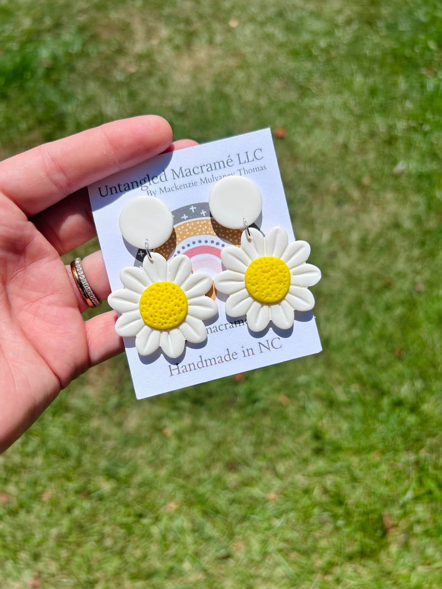 Large flower earrings (white or yellow)